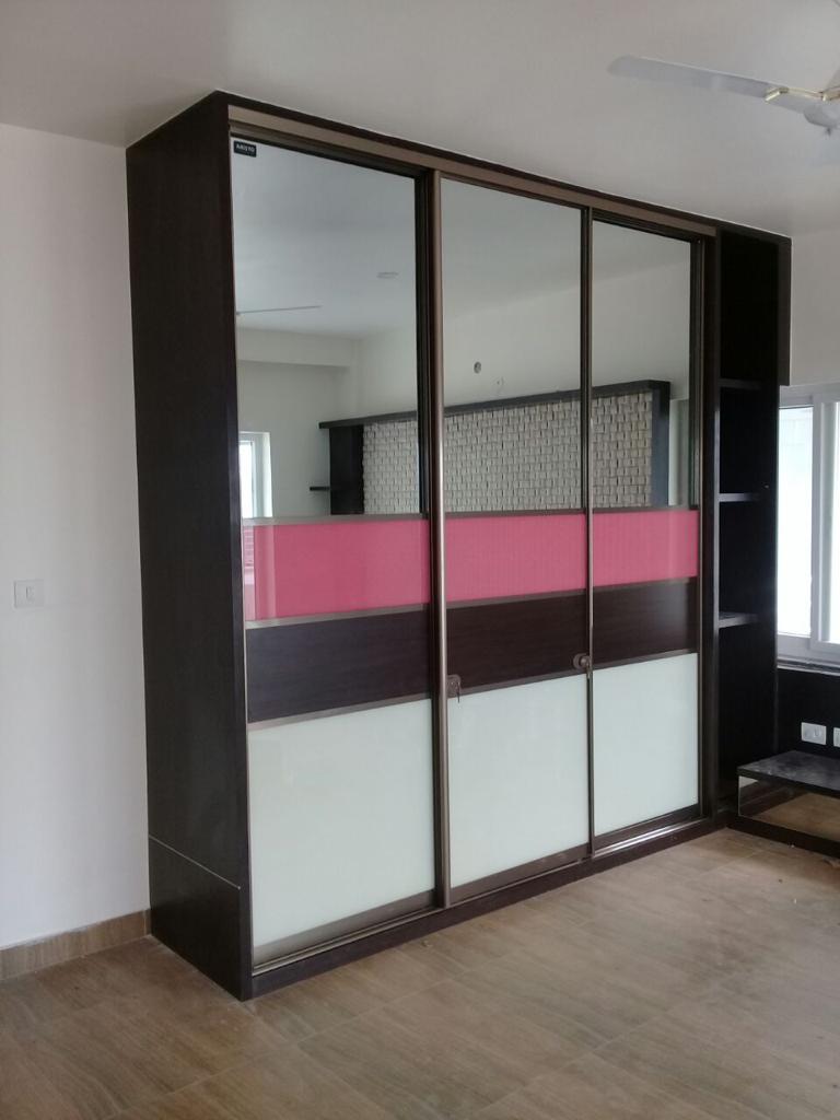 gallery-pictures-of-lacquer-glass-wardrobes-designs-in-delhi-new-delhi-india-top-largest-modular-wardrobe-delhi-india